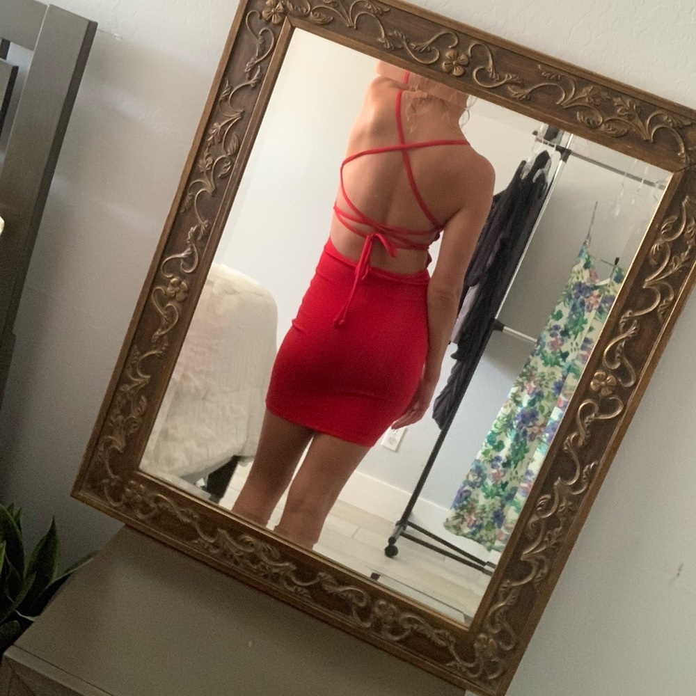 Red Dress - Picture 6 of 9